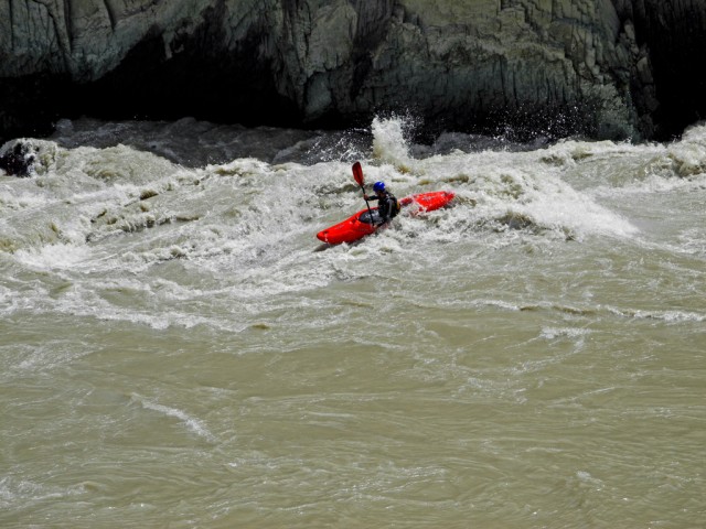 Kayak in Zanskar Canyon