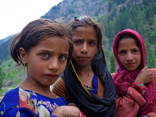 Gujer Kids in Lidder Valley