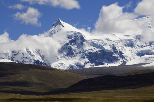Mount Shishapangma in Tibet